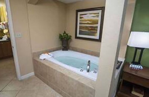 Weston Resort | Weston Mizner Place for 2024 Christmas Week