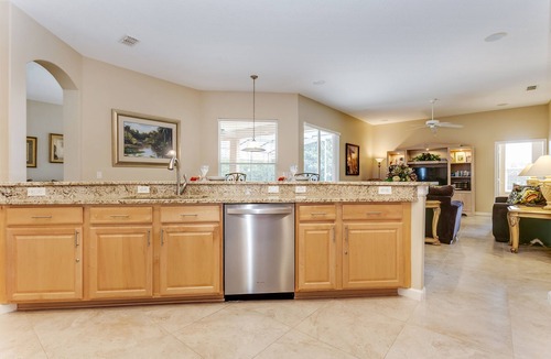 Highlands Reserve House | Wheelchair Accessible/Roll In Shower, Private Luxury Holiday Retreat near Disney