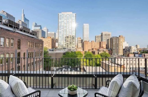 Center City West House | Where Rock & Roll Royalty Crash - Hot Tub & More