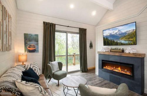 Sevierville House | Whispering Pine - Arcade - Lake Perks
