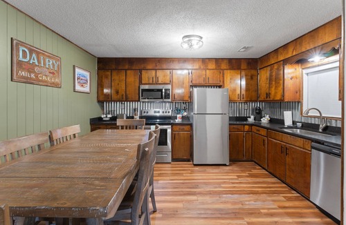 Wears Valley Apartment | Whispering Pines | 3 Bedroom Suite | Pet Friendly!