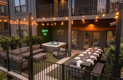 Sevierville House | Whispering Pines Cabin - Waterpark - Sleeps 26