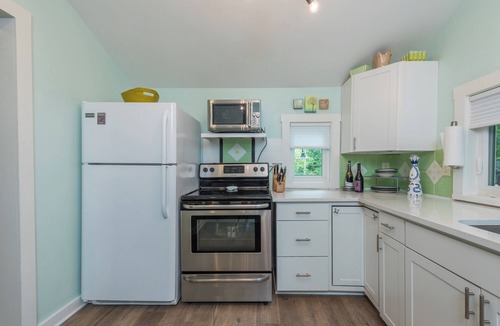 Black Mountain Cottage | Whispering Pines | Grill, Fire Pit & 5 Min. to Downtown Black Mtn!