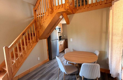 Oldfort Cabin | Whispering Timber 1-bedroom cabin in charming Old Fort with AC