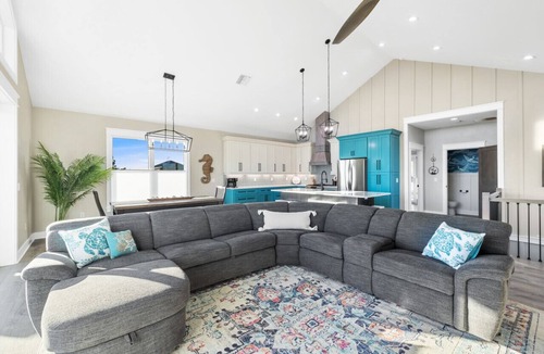 Cedar Key House | Whispering Waves ~ Family Retreat