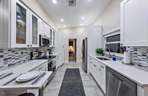 Jupiter Farms House | Whispering Woods - Wake Up To The Sounds Of Nature