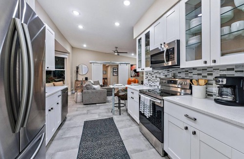 Jupiter Farms House | Whispering Woods - Wake Up To The Sounds Of Nature