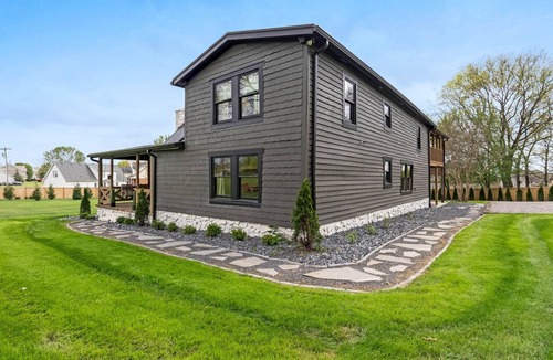 Thompson's Station House | Whistling Oaks Log Cabin
