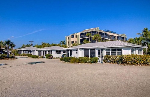 Sanibel House | White Caps 1