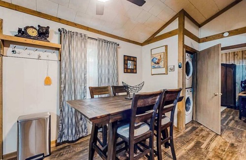 Clayton Cabin | White Pine Perch Stay