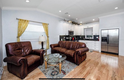 Dunedin House | Whole House w/cottage sleeps 14 total