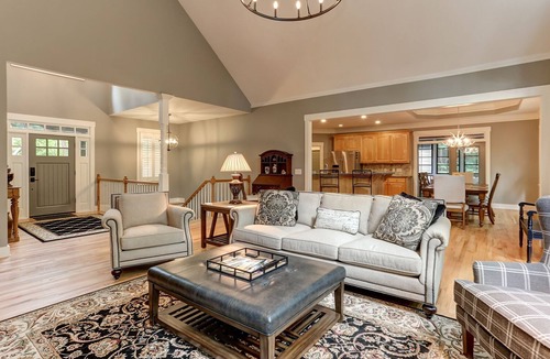 Big Canoe House | Wilderness Lodge - The perfect getaway home in Big Canoe!