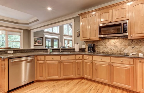 Big Canoe House | Wilderness Lodge - The perfect getaway home in Big Canoe!