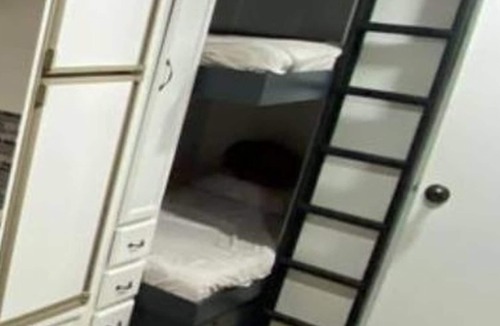Dover House | Wildwood Camper De Sleeps 5
