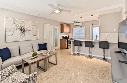 Wilton Manors Apartment | Wiltonplex B