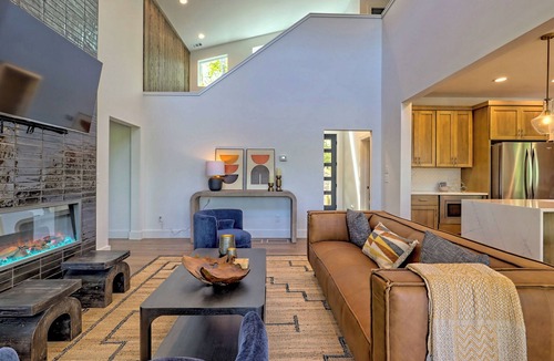 Hiawassee House | Windjammer Lakehouse by Chatuge Home Concierge | Lakefront · Private Dock w/Covered Boat Slip · Pool Table · SUP & Kayaks · Firepit
