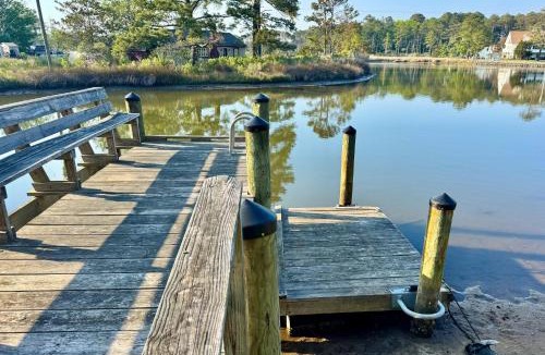 Westland House | Windmill Point' Home: Steps to Beach & Pier!