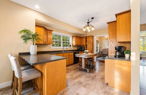 Jacksboro House | Windsor Cove: Where Lake Days Become Family Traditions