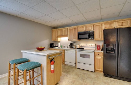 Helen Apartment | Wine Trail Apt 7 Mi to Yonah Mtn! Patio & Views