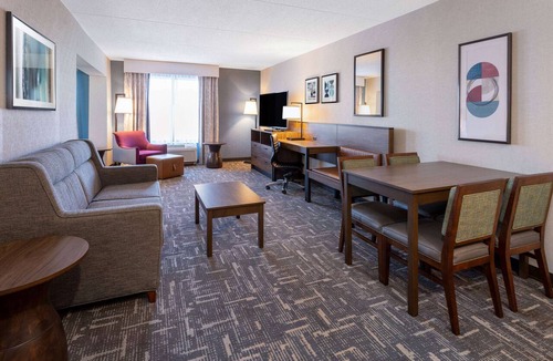 Norma Hotel | Wingate by Wyndham Vineland/Millville