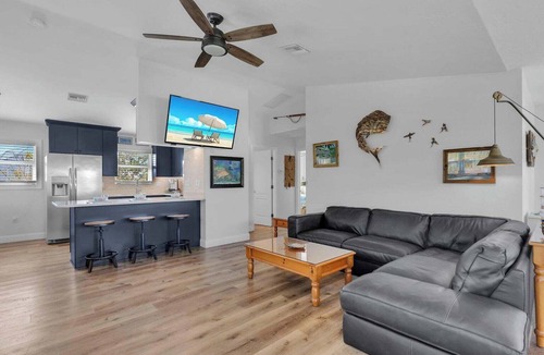 Ramrod Key House | WINTER 2026 SPECIAL! Super Cute & Comfy 2-bedroom Canal Home in Ramrod Key!