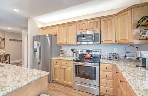 Banner Elk Condo | Wintergreens R910- Mtn Condo/View, Gated Resort, Indoor/Outdoor Pools & Hot Tub