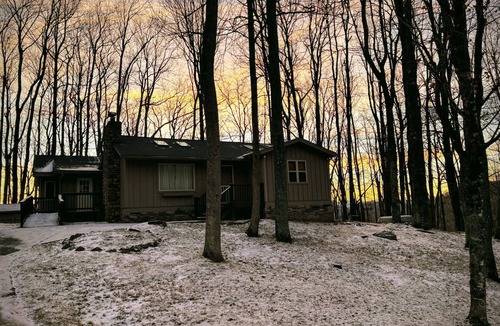 Wolf Laurel Cabin | Wolf Laurel Mountain Escape: Cozy Cabin, Fireplace, near Hatley Pointe, Secluded