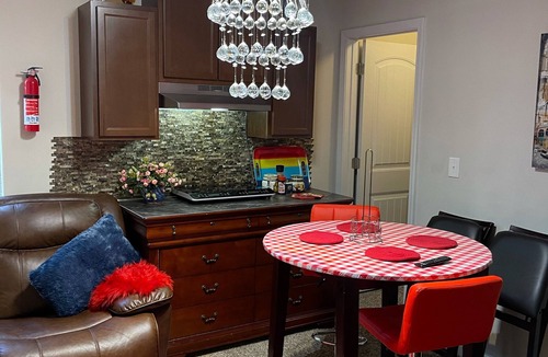 Stockbridge House | 🗺️wonder-full Getaway Entire house Awesome Location 6BDS 6BR 3.5BT S Atlanta GA