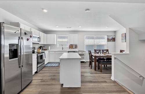 Paw Creek House | Wonderful 3-bedroom townhome in vibrant Charlotte suburb minutes from highways