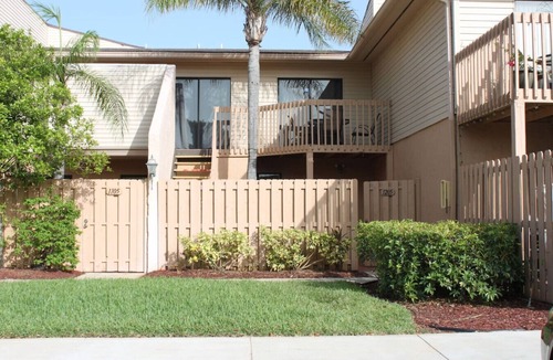 West Palm Beach Condo | Wonderful condo close to outlets and city place!