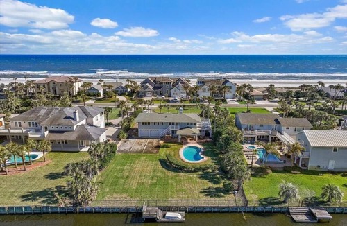 Old Ponte Vedra Beach House | Wonderful family home with a pool in the heart of Ponte Vedra Beach! OCEAN VIEWS and beach access just across the street.