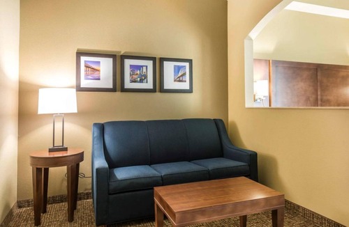 Southside Hotel | Wonderful Stay! 1 Gorgeous Unit, Pool, Breakfast, Parking, Close to Attractions.