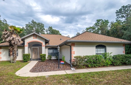 Lecanto Villa | Wonderful updated and private pool villa in Citrus County, Florida