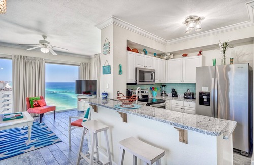 Panama City Beach Resort | *Wonderful Views!* Gulf Front! July 27 - 30 open!