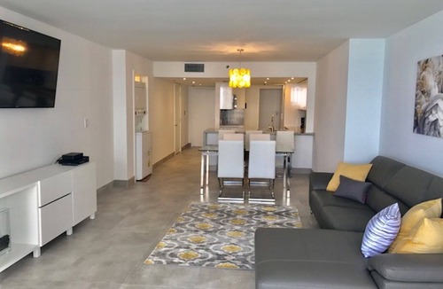 Downtown Miami Condo | Wonderful View of Biscayne Bay! 2/2 1100 sq ft & Parking