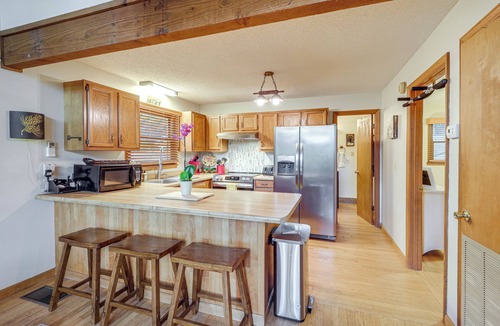 Newland Cabin | Wooded Cabin w/2 Decks on Golf Course in Newland!