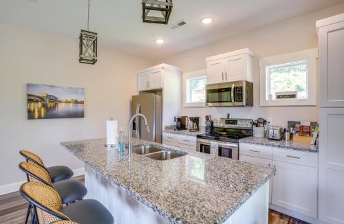 Lookout Valley Neighborhood Association House | Wooded Escape w/Beautiful Backyard + Mtn Views!