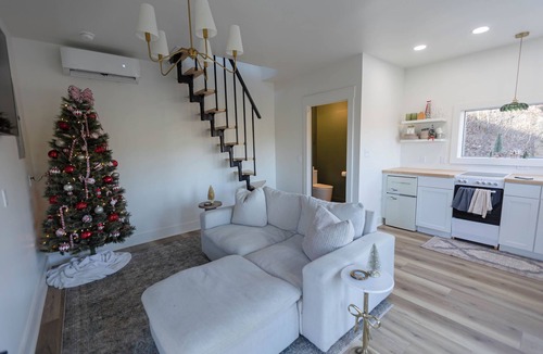 Byrdstown House | Woodland Nook