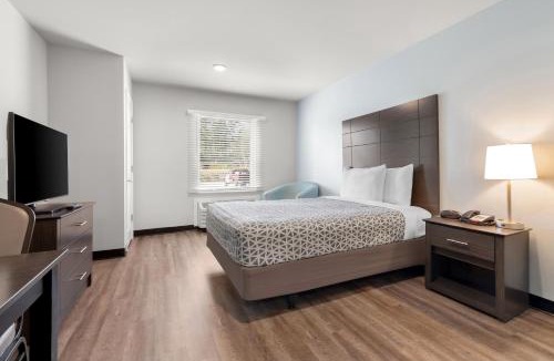 Ben Hill Hotel | WoodSpring Suites Atlanta Airport