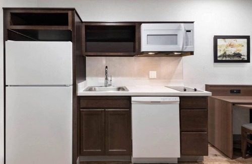 Ben Hill Hotel | WoodSpring Suites Atlanta Airport