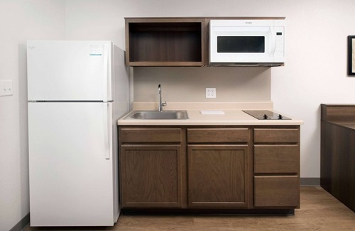 Daytona Beach Hotel | WoodSpring Suites Daytona Beach Int'l Speedway