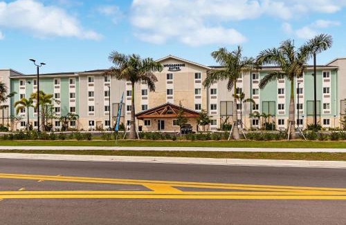 Rural Estates Hotel | WoodSpring Suites Naples