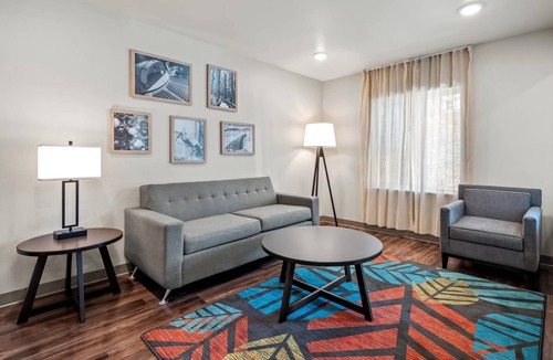 Orlando Hotel | WoodSpring Suites Orlando East UCF