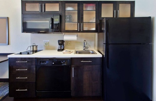 Clearwater Apartment | Work and Relax in Clearwater Hideaway! Outdoor Pool, Pet-friendly Property!