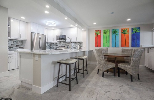 South Island Condo | World Class Sunsets on the Gulf From Your Lanai! Beachfront 2B/2B Sandarac Vacation Condo