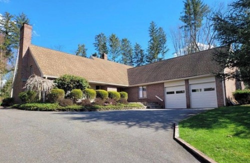 Princeton House | World Cup 2026 Luxury HQ 5BR w/Private Bath, Gym, 100” TV, Princeton & NJT