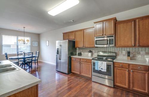 Clarkdale House | World Cup 3BR Group Hub Near MARTA Rail to Stadium