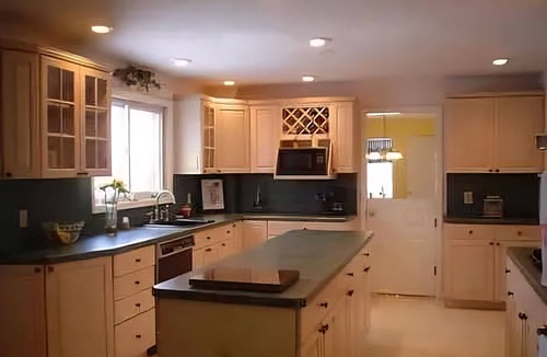 Linden House | WORLD CUP STAY Spacious 4-bedroom house with central A/C in charming Linden