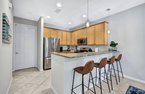 Ole Condo | WOW! Clean, Coastal-Inspired 3 BR 2.5 BA Popular Ole' Resort! - Lely Resort