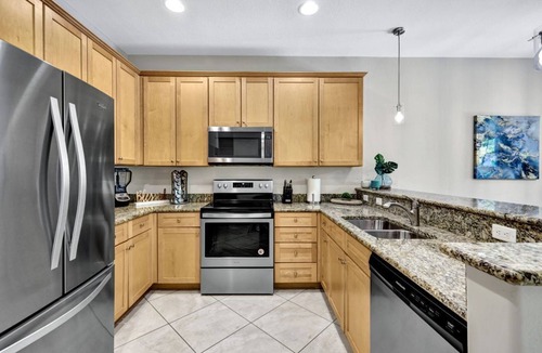 Ole Condo | WOW! Clean, Coastal-Inspired 3 BR 2.5 BA Popular Ole' Resort! - Lely Resort